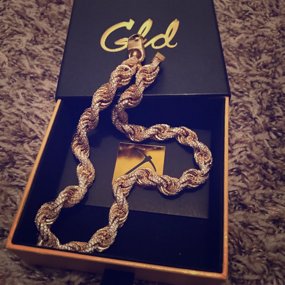 18 iced rope chain